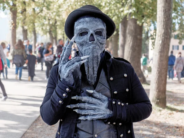 Lucca, italien - November 11: maskiert zeichentrickfiguren in lucca — Stockfoto