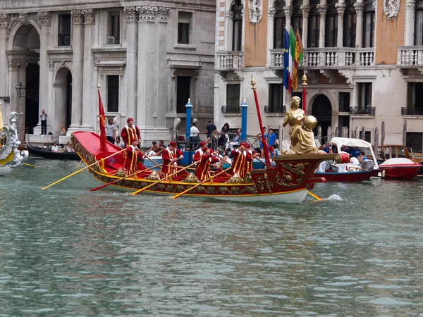 Venetië - 4 September: parade van historische boten gehouden September — Stockfoto