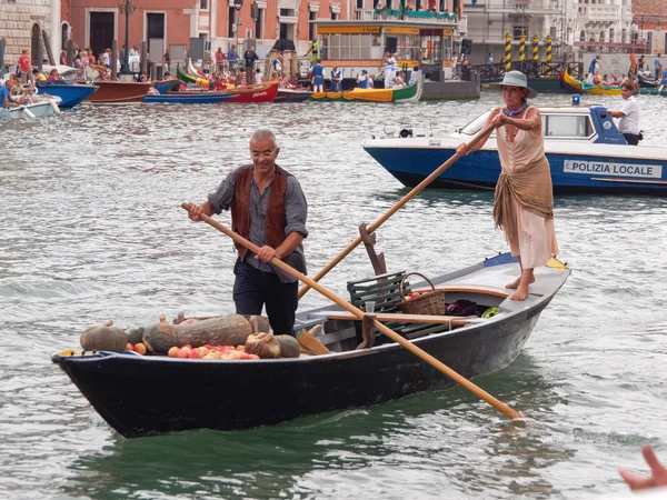 Venetië - 4 September: parade van historische boten gehouden September — Stockfoto