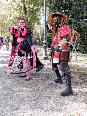 Lucca, İtalya - 11 Kasım: maskeleri çizgi kahramanlar Lucca 