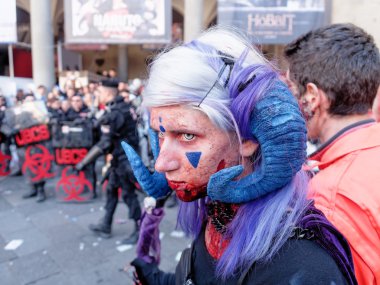 Lucca, İtalya - 11 Kasım: maskeleri çizgi kahramanlar Lucca 