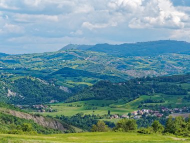 Panoramik manzaralarını sunan Toskana-Emilian Apennines İtalya