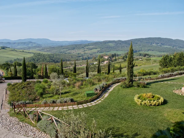 Панорамним видом на тосканські пагорби — стокове фото