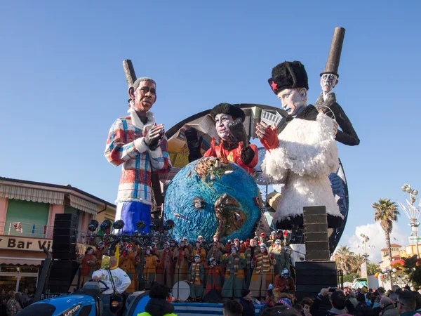 VIAREGGIO, ITALY - FEBRUARY 2:   allegorical float at Viareggio — Stock Photo, Image