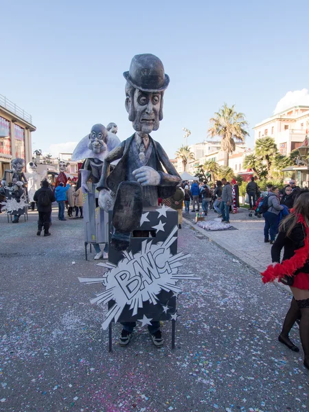 VIAREGGIO, ITALIA - 2 FEBBRAIO: carro allegorico a Viareggio — Foto Stock