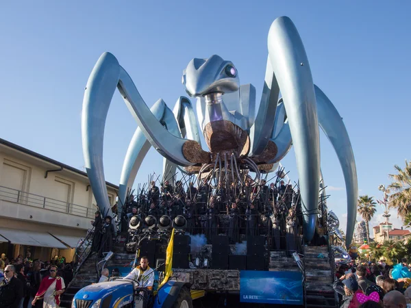 VIAREGGIO, ITALY - FEBRUARY 23:   allegorical float at Viareggio — Stock Photo, Image