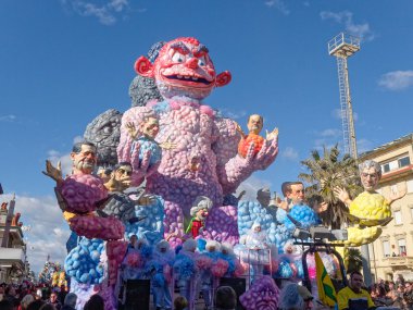 Viareggio, İtalya - 23 Şubat: viareggio, alegorik float