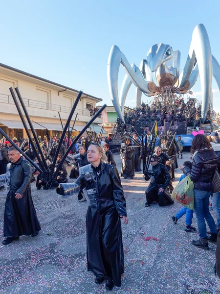 VIAREGGIO, ITALY - FEBRUARY 23:   allegorical float at Viareggio — Stock Photo, Image