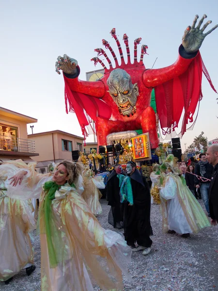 Viareggio, Włochy - 23 lutego: alegoryczne pływak w viareggio — Zdjęcie stockowe