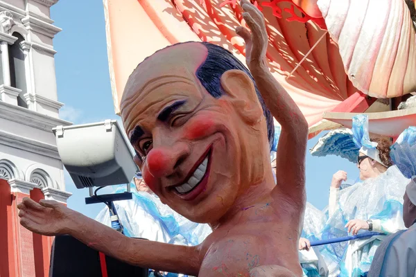 VIAREGGIO, ITALY - FEBRUARY 23:   allegorical float at Viareggio — Stock Photo, Image