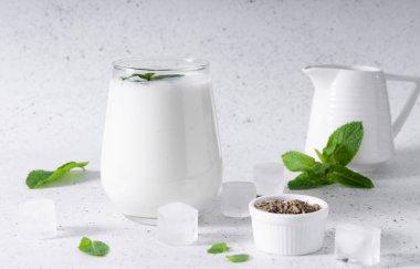 Hint soğuk içeceği tuzlu Lassi.