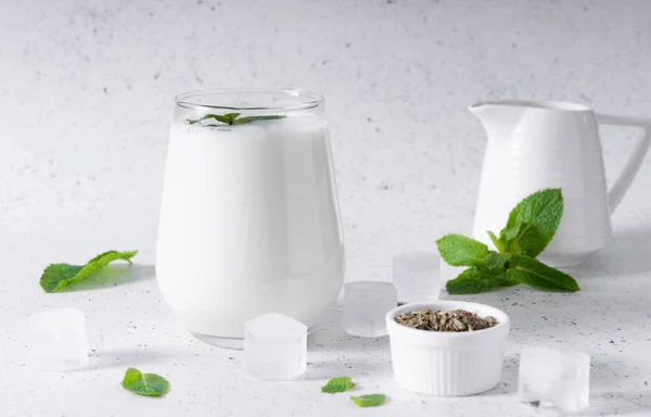 Hint soğuk içeceği tuzlu Lassi.