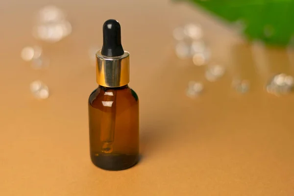 Пляшка натуральної косметичної олії — стокове фото