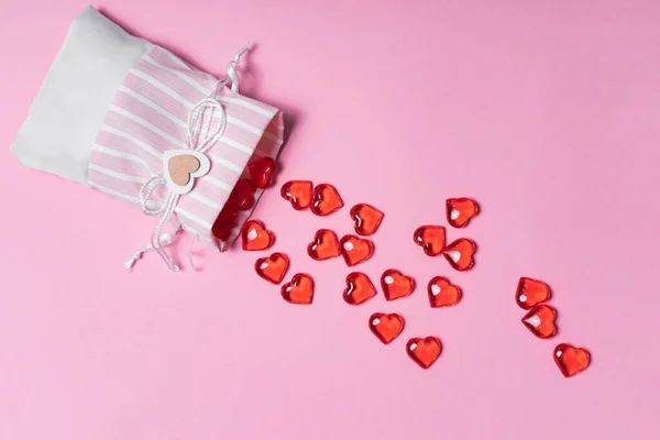 Вибірковий Фокус День Святого Валентина Скляні Червоні Серця Розкидані Красивої — стокове фото