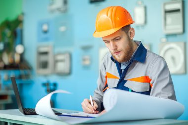 Kontrol odası mühendis