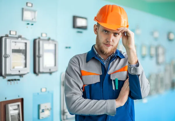 Ingeniero en la sala de control — Foto de Stock