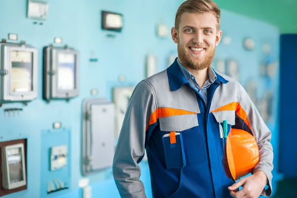 Ingegnere nella sala di controllo — Foto Stock