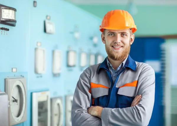 Ingeniero en la sala de control — Foto de Stock