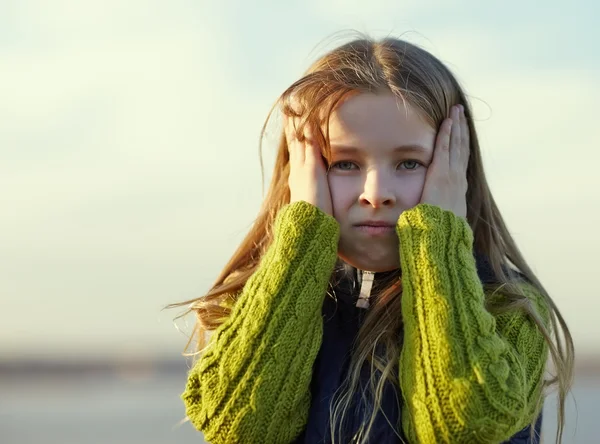 Ragazzina triste — Foto Stock