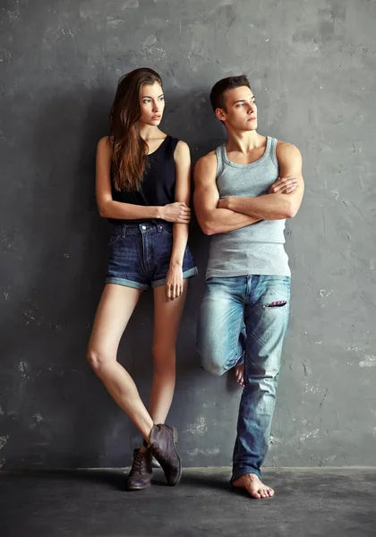 Fashion young couple — Stock Photo, Image