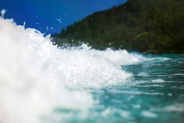 Sea waves and foam — Stock Photo, Image