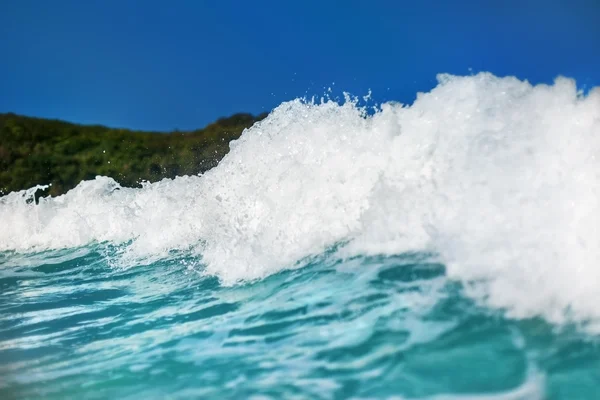 Sea waves and foam — Stock Photo, Image