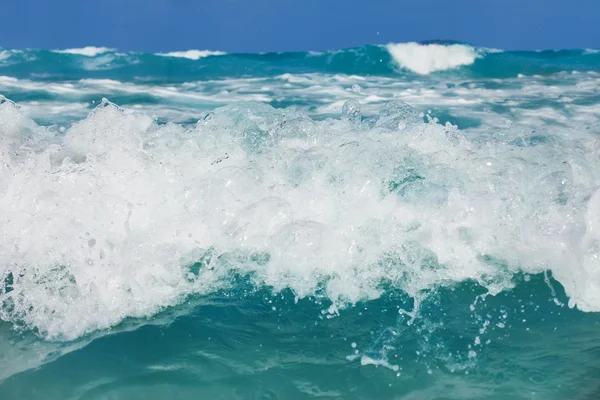 Sea waves and foam — Stock Photo, Image