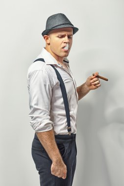 Şık adam yasaktır puro