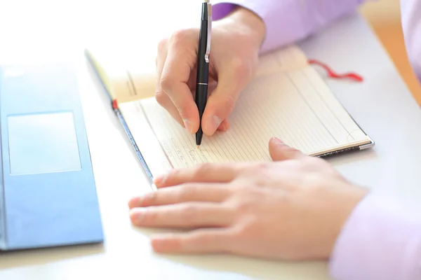 Manos de Empresario nota de escritura — Foto de Stock