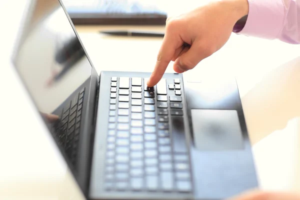 Businessman push "Enter" button — Stock Photo, Image