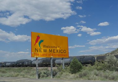 New Mexico ve Arizona eyalet sınırına hoş geldiniz tabelası, ABD.
