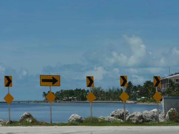 Señales Direccionales Advertencia Largo Carretera Costera Key West Florida — Foto de Stock