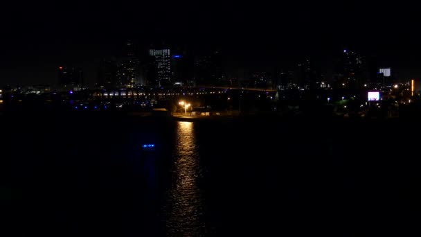 Widok Wybrzeża Miami Beach Nocnymi Światłami Światło Patrol Plażowy Miga — Wideo stockowe