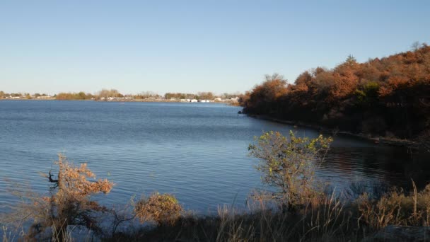 Blick Auf Den Lawtonka See Oklahoma Herbst Mit Einem Fischerdorf — Stockvideo