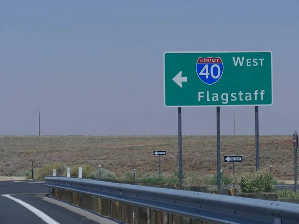 Señal Direccional Carretera Interestatal Con Una Flecha Flagstaff Arizona — Foto de Stock