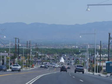 Albuquerque, Albuquerque, New Mexico 'dan geçen sokak manzarası - Ağustos 2018: New Mexico.