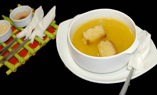 Sup Labu Dengan Irisan Roti Panggang Dalam Mangkuk Kecil — Stok Foto