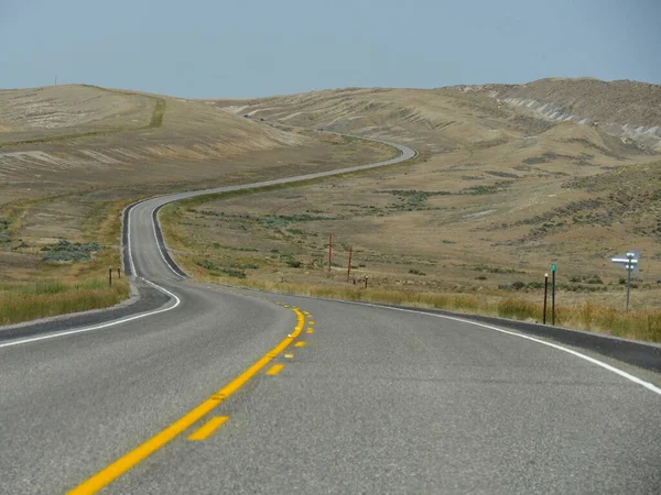 Scenic View Upward Winding Road Close State Border Wyoming Montana — Stock Photo, Image