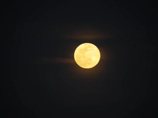 Pleine Lune Dorée Avec Fond Sombre — Photo