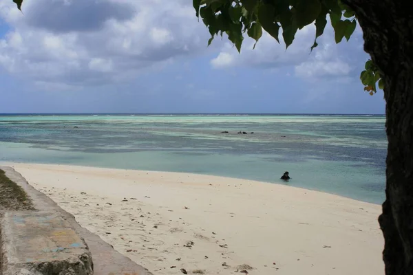 Soft White Sand Beach Blue Waters Pacific Islands — Stock Photo, Image