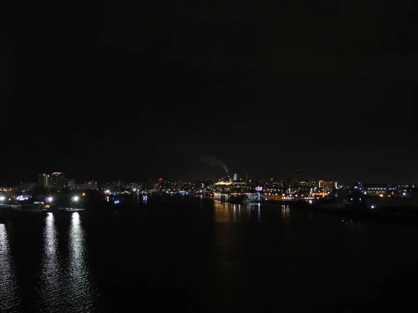 Port Morski Puerto Rico Nocy Światłami Odbitymi Wodach — Zdjęcie stockowe
