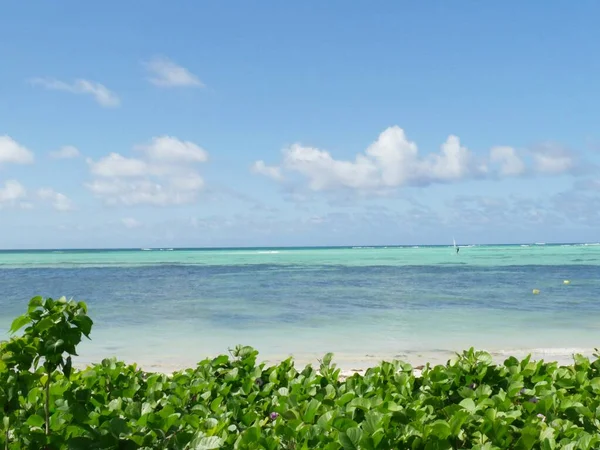 Olika Nyanser Blått Vatten Och Blå Himmel Micro Beach Saipan — Stockfoto