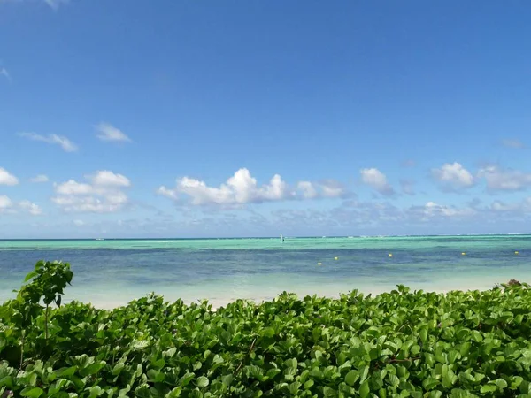Fantastisk Utsikt Med Blått Vatten Och Blå Himmel Micro Beach — Stockfoto