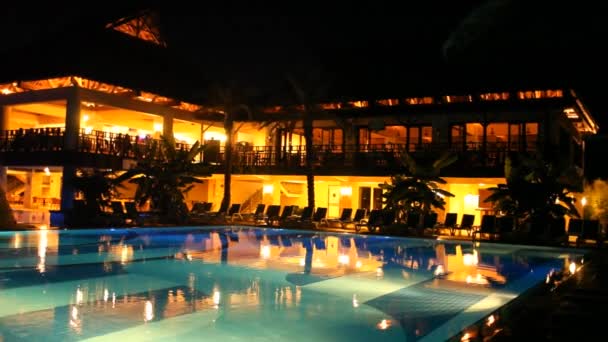 Resort de férias à noite — Vídeo de Stock