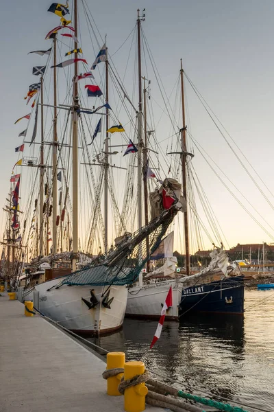 Szczecin Polonia Agosto 2017 Barcos Diferentes Tamaños Veleros Reunieron Puerto — Foto de Stock