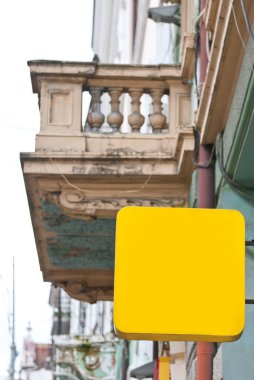 Binada dikdörtgen şeklinde işaret var. Boşluk ve boşluğu metin için kopyala. Tasarım için maket. Reklam için boş şablon.