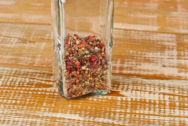 Een Mengsel Van Verschillende Specerijen Een Glazen Pot Close Kruiden — Stockfoto