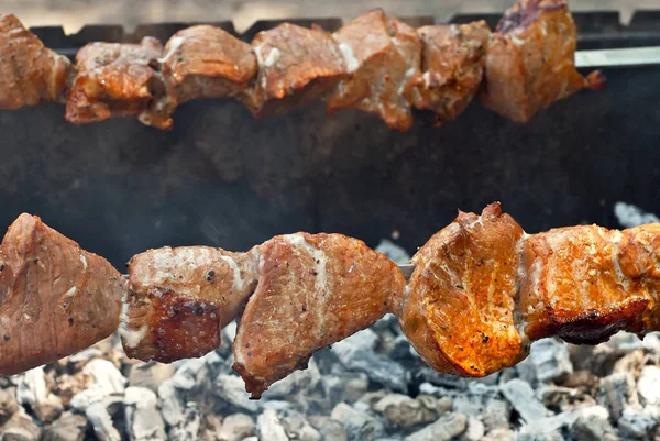 Pedaços Carne Grelha Churrasco Festival Queijo Vitela Assada Espetos — Fotografia de Stock