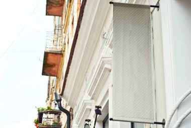 Binada dikdörtgen şeklinde işaret var. Boşluk ve boşluğu metin için kopyala. Tasarım için maket. Reklam için boş şablon.