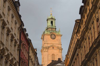 İsveç, Stockholm - 27 Nisan 2019: 27 Nisan 2019 Stockholm, İsveç 'te katedral veya Storkyrkan' ın üst görünümü.
